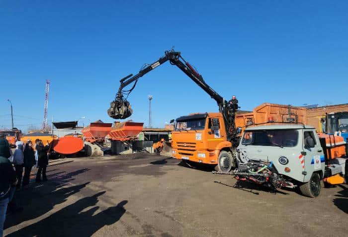 200 единиц техники и 530 рабочих: в Серпухове школьникам показали комбинат благоустройства