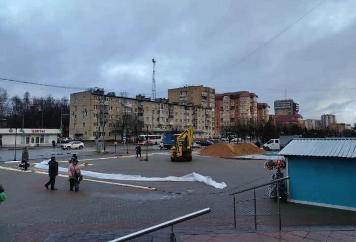 В Серпухове начали монтаж катка от «Здорового Отечества»