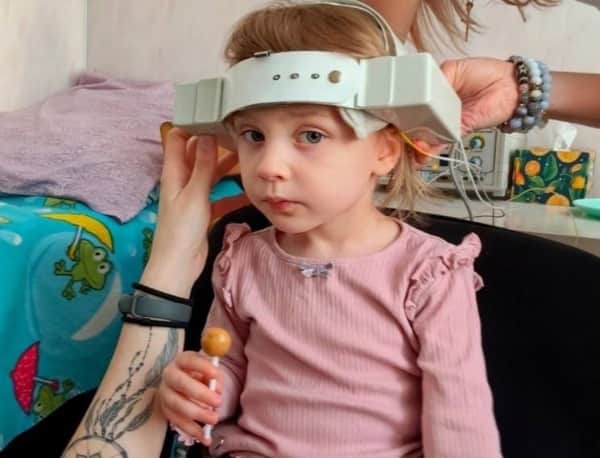 4-летней Софии из Пущино собирают деньги на курс реабилитации
