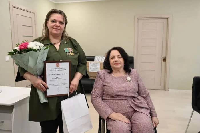 В Серпухове семья волонтёров собирает гуманитарный груз