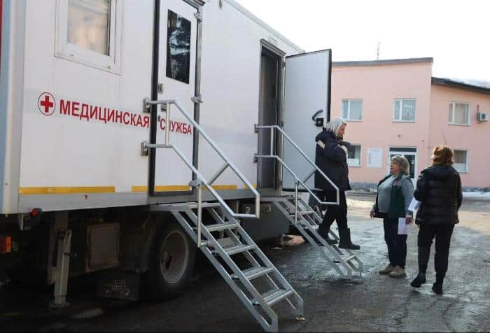 Сотрудники завода в Серпухове сдали кровь и сделали ЭКГ прямо на работе
