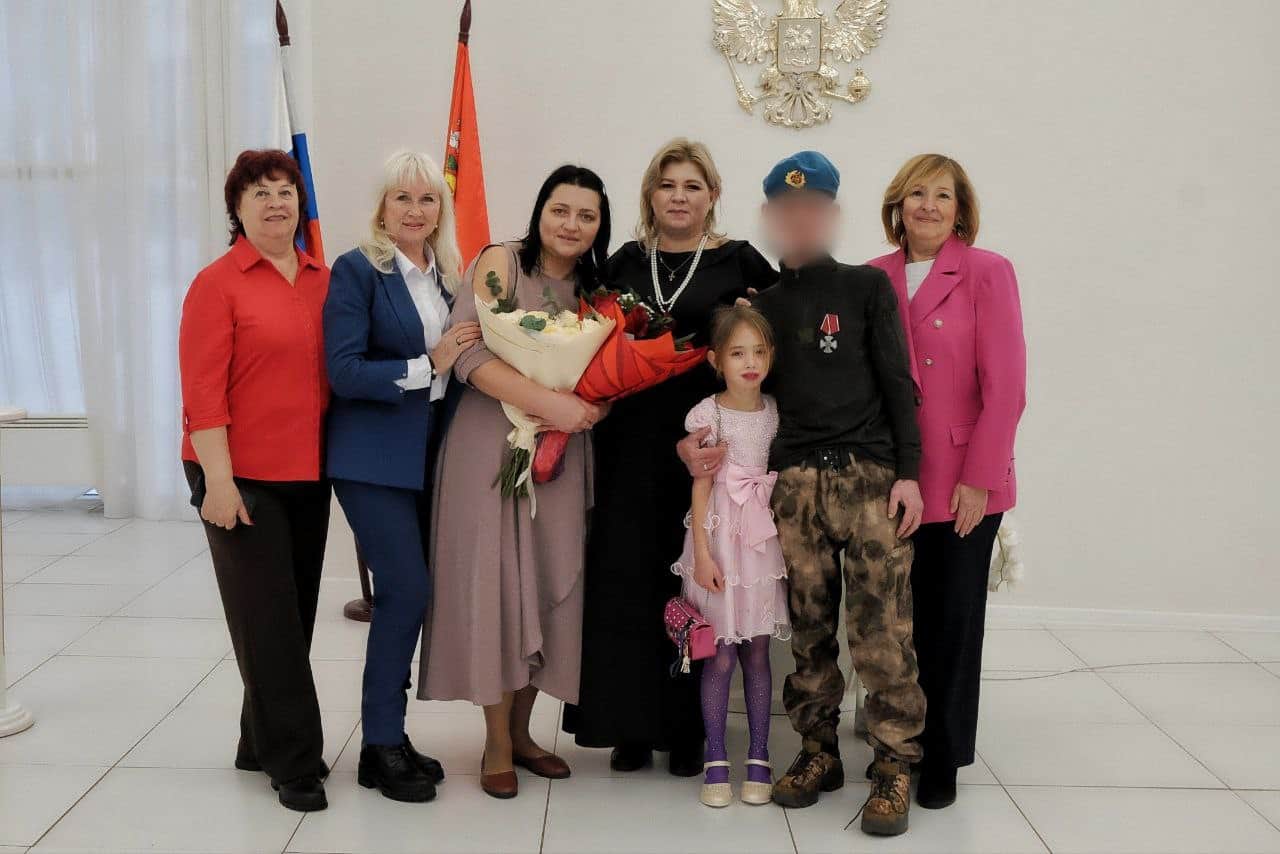Новый год для участника СВО Ивана и Елены начался со свадьбы
