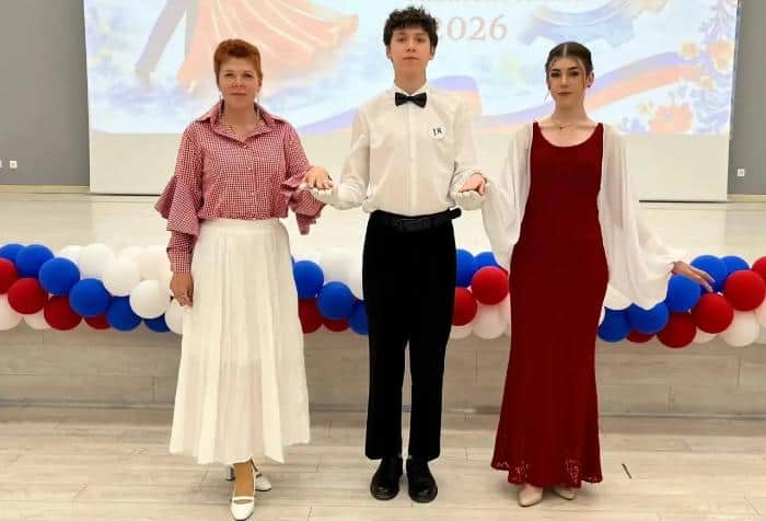 Студенты из Серпухова станцевали кадриль и вальс на балу амбассадоров