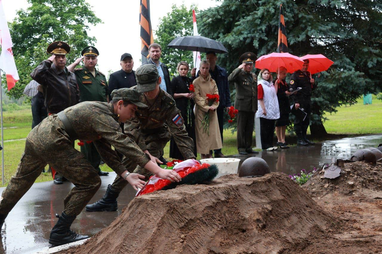 На «Рубеже обороны» почтили память павших героев Великой Отечественной войны