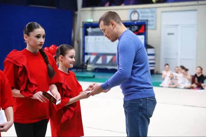 Чемпион мира наградил серпуховичек, получивших спортивные разряды