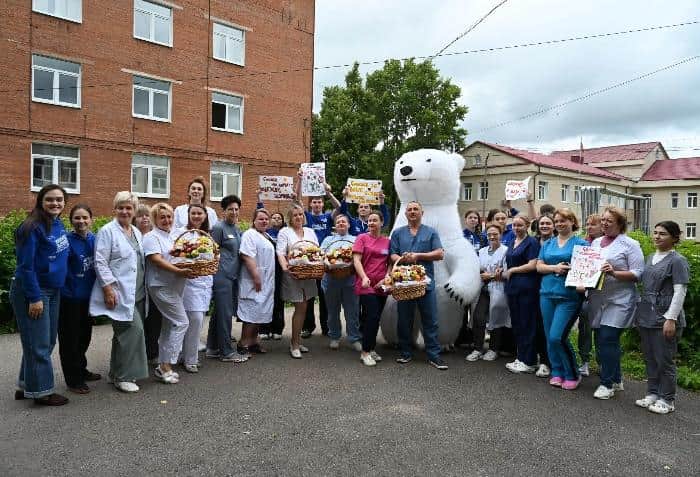 Медиков Серпухова трогательно поздравили с профессиональным праздником