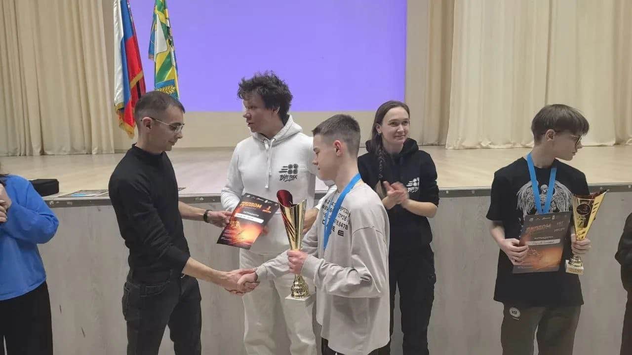 Серпуховские школьники победили в гонках дронов