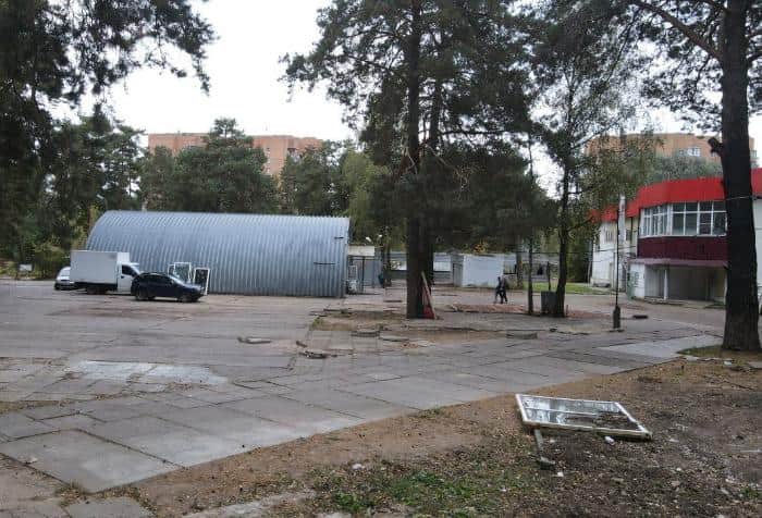 В Протвино сносят палатки