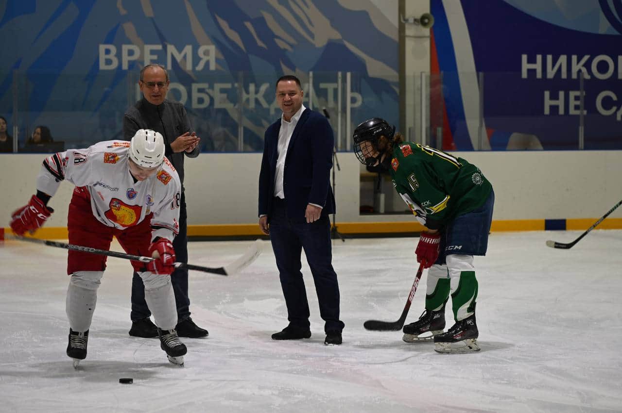 Хоккейная команда «Пеликан» одержала победу в новом сезоне
