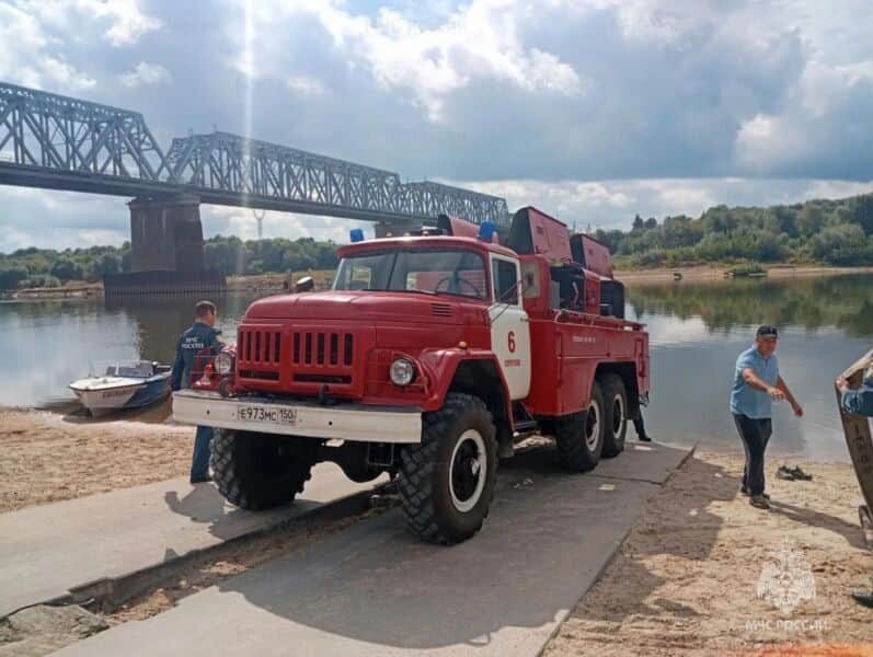 Серпуховские пожарные освоили забор воды из Оки