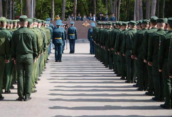 От десантника до военврача: серпуховский военкомат принимает заявления в 48 военных вузов