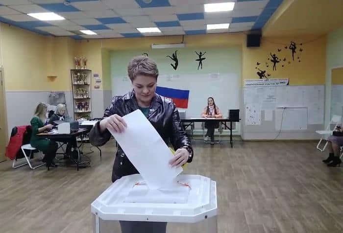 Волонтёры Серпухова присоединились ко второму дню голосования
