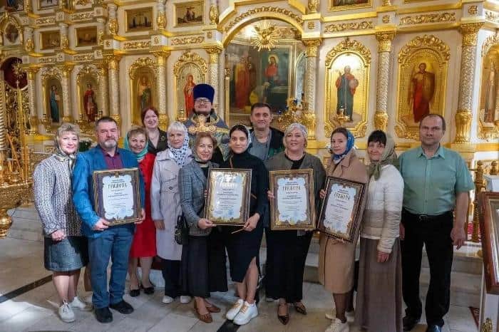 В серпуховском храме вручили награды меценатам