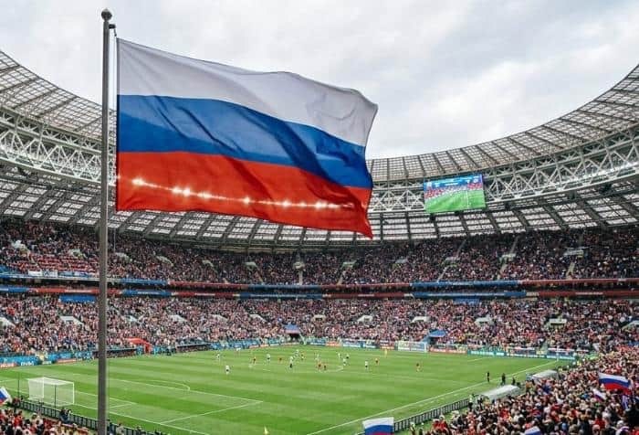 Госдума обязала вывешивать российский флаг на всех спортобъектах