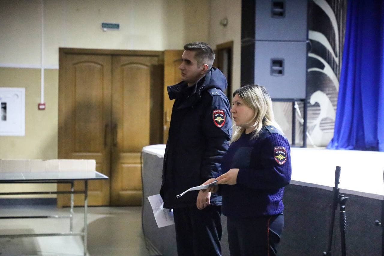 Сотрудники Госавтоинспекции Серпухова участвуют в родительских собраниях