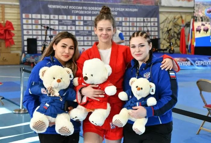 Более 70 самбисток боролись в Серпухове за выход на чемпионат мира