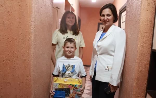 Сыну участника СВО из Протвино вручили набор первоклассника