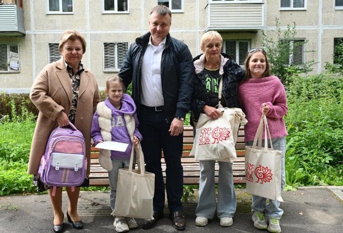 Подарочные наборы будущим первоклассникам вручили в Серпухове