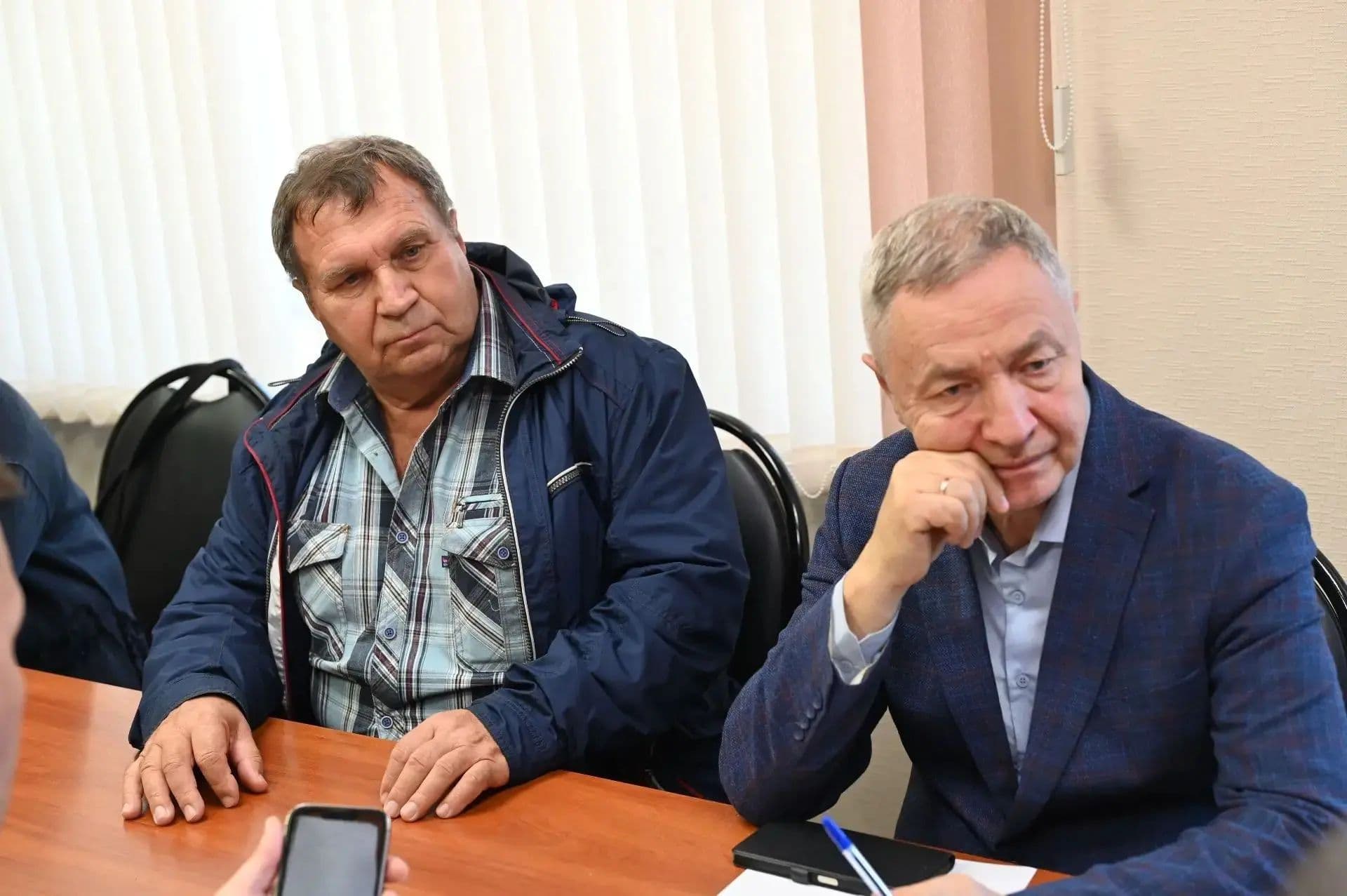 Алексей Шимко взял на контроль жалобы на сырость и затопленный подвал
