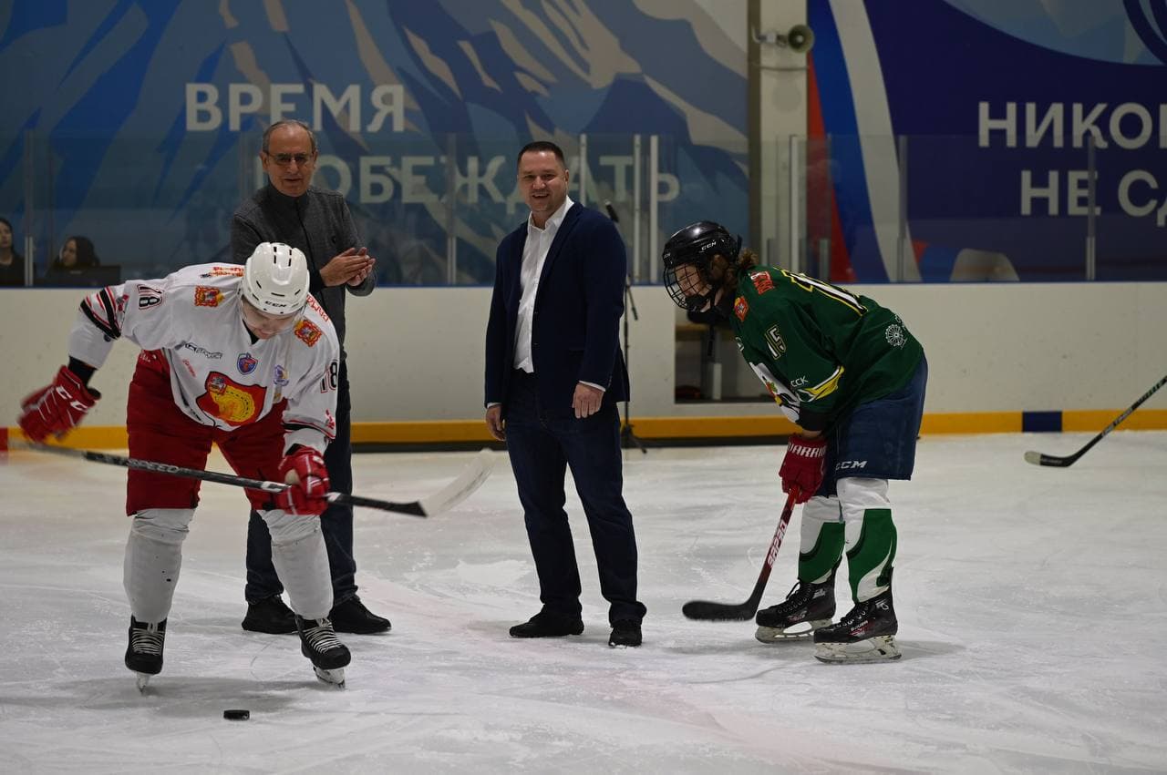 Хоккейная команда «Пеликан» одержала победу в новом сезоне
