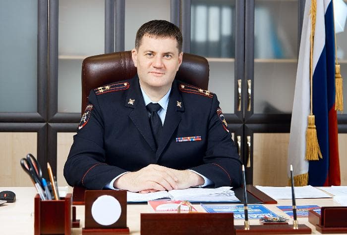 Начальник Госавтоинспекции поздравил школьников Серпухова с началом учебного года