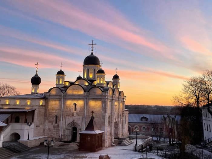 Женскому монастырю в Серпухове исполнилось 665 лет