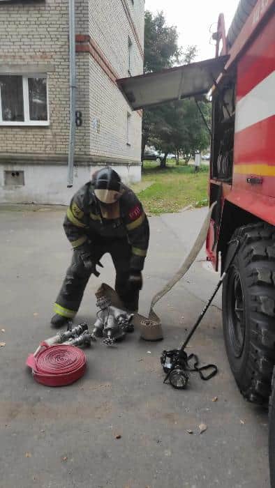 Пожарные отработали тушение подвала в жилом доме в Липицах