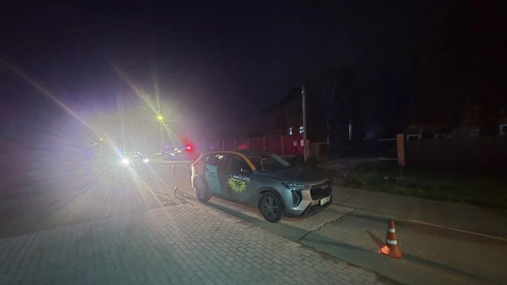 В Серпухове автомобиль сбил подростка на самокате