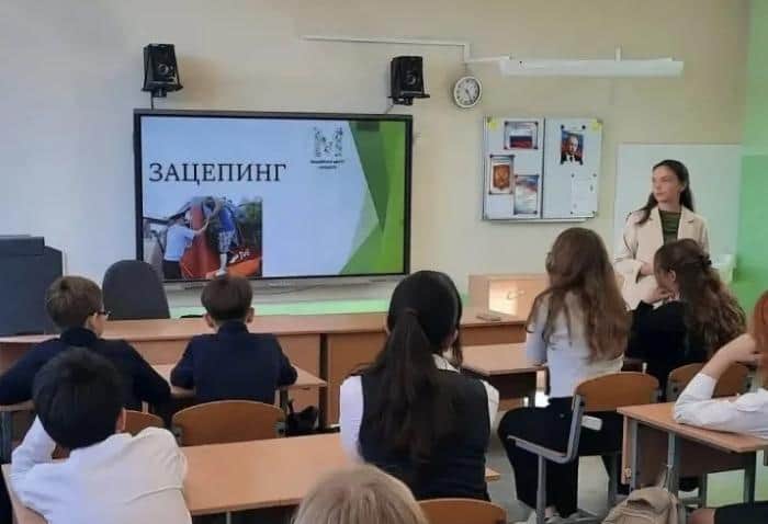 Смерть — почти раз в неделю. Школьникам Дашковки объяснили, почему зацепинг убивает