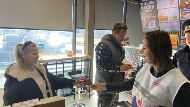 Сотрудники Госавтоинспекции Серпухова проводят профилактику на АЗС