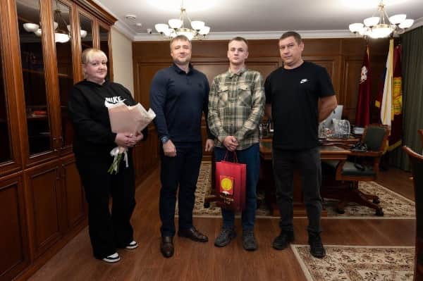 Герой России Андрей Родионов встретился с главой Серпухова в коротком отпуске