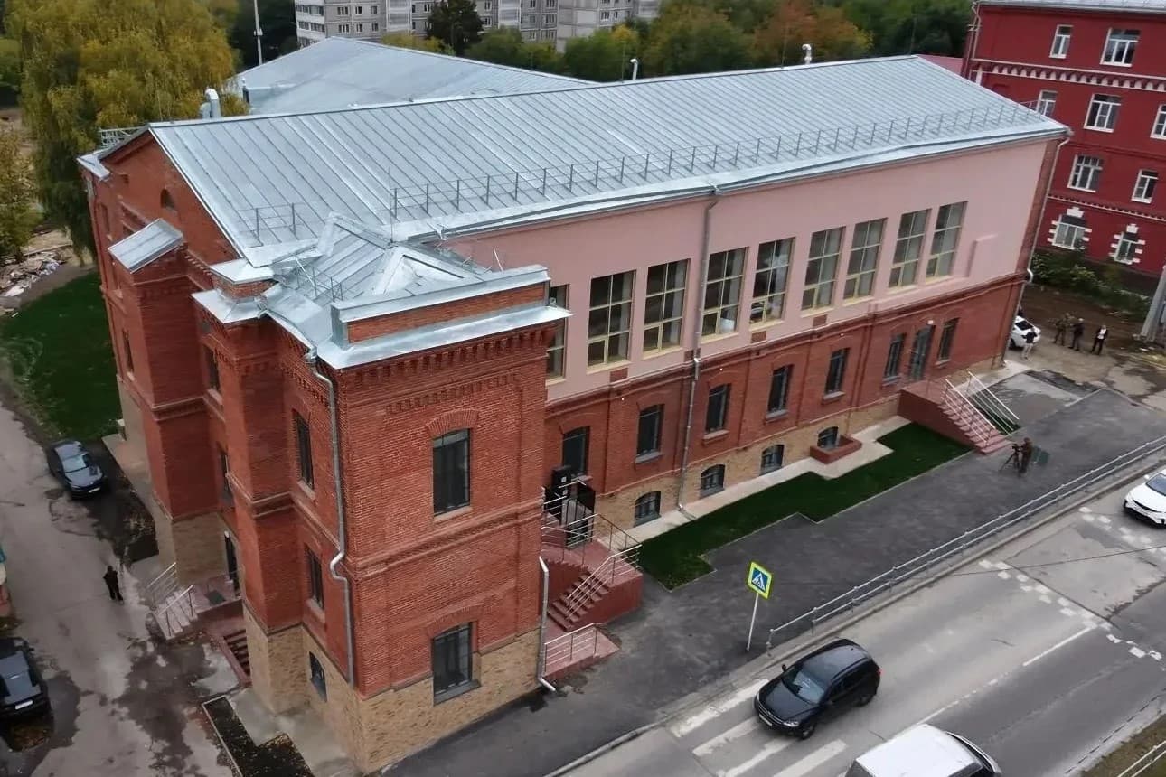 ДК «Исток» открыт после ремонта: исторический облик здания 1859 года заметно освежили