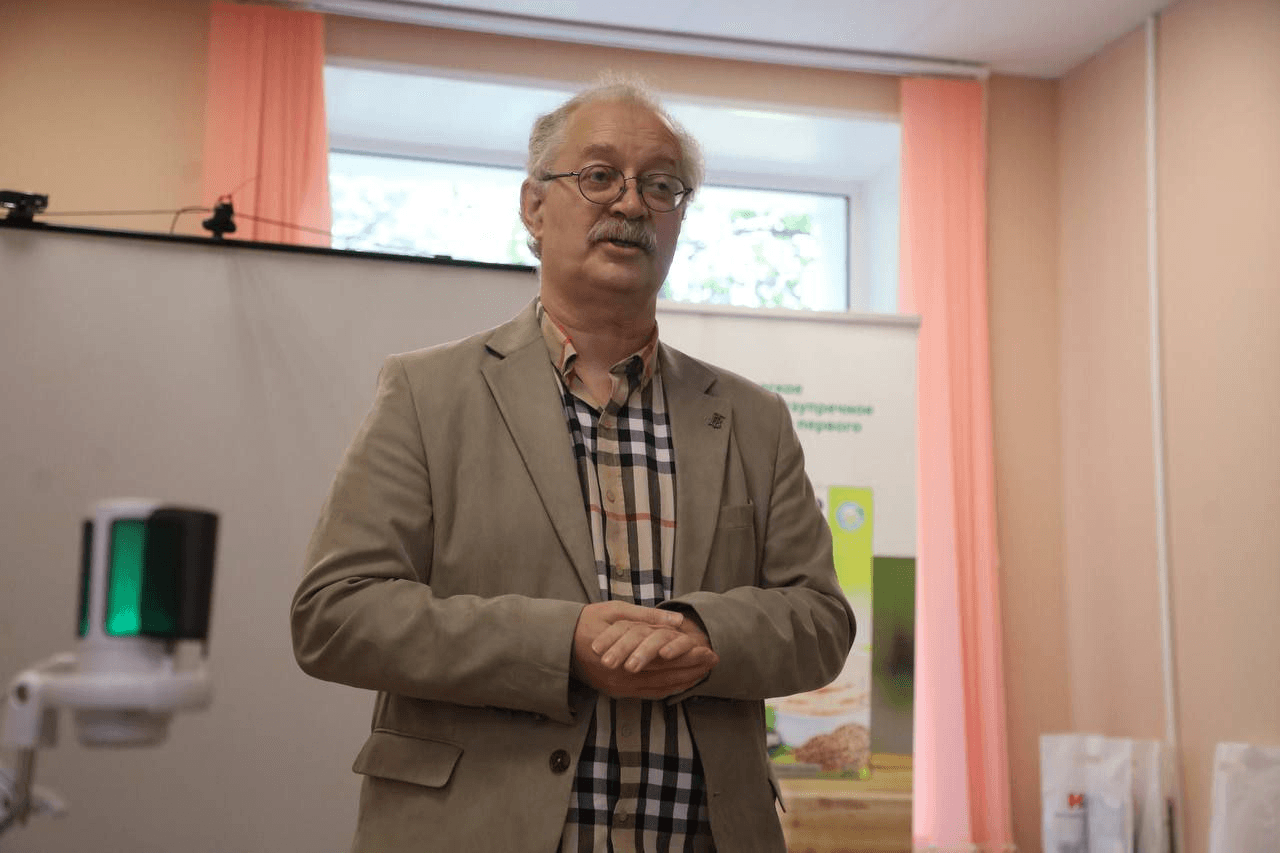 Известный врач Андрей Продеус провёл лекцию для будущих мам в Серпухове