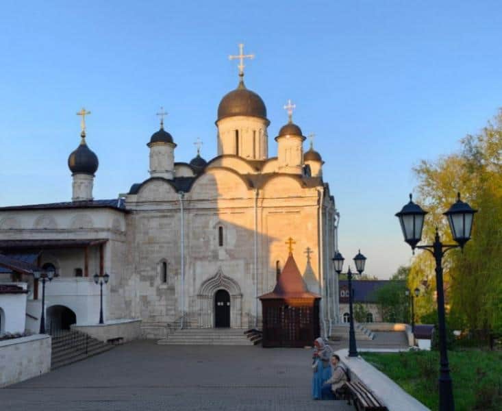 В Серпухове открыли бесплатные курсы по иконописи и уходу за больными