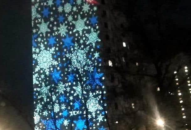 Высотку в Серпухове одели в снежинки