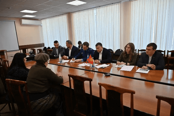 Жители дома на Макошина попросили признать здание аварийным