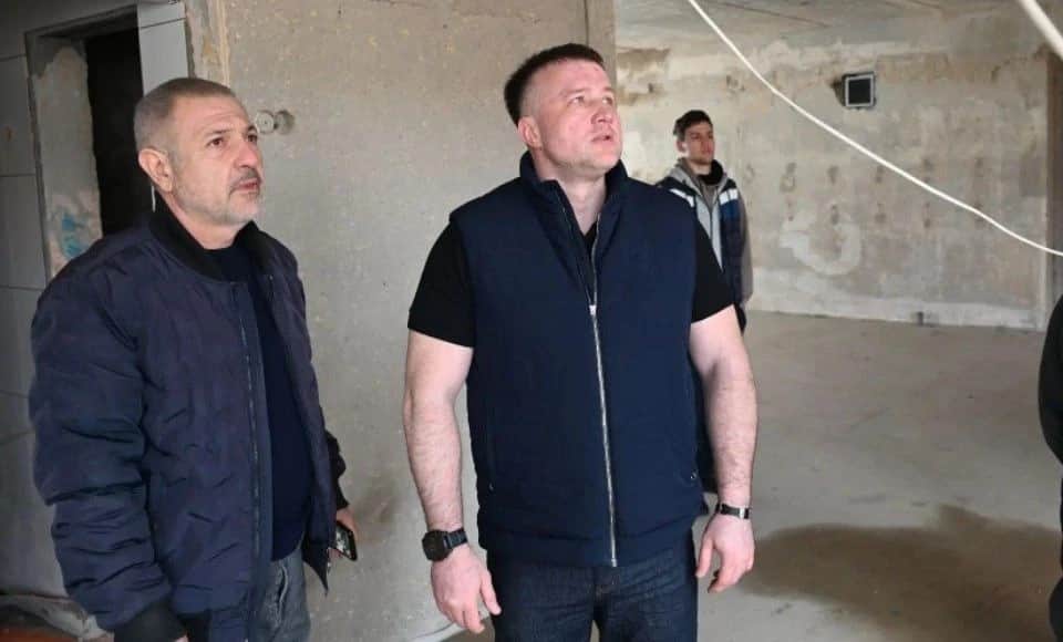 Глава Серпухова Алексей Шимко провел выезд на стройплощадку школы №7