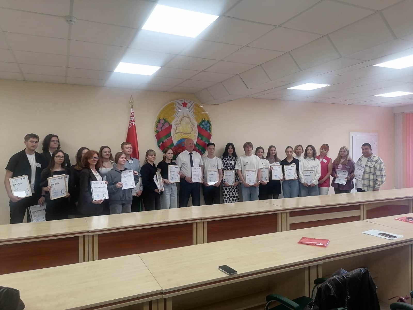 Серпуховские студенты взяли золото и серебро на первом международном хакатоне в Бресте