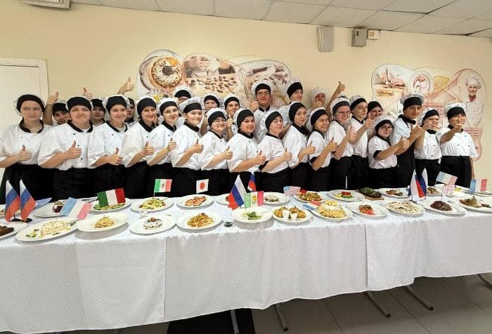Студенты-повара Серпухова вкусно отметили профессиональный праздник