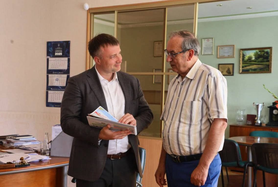 40 лет во главе колледжа: Александр Лысиков празднует день рождения и профессиональный юбилей