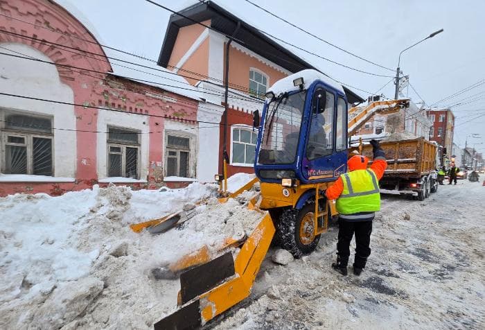 Круглосуточно чистят снег в Серпухове