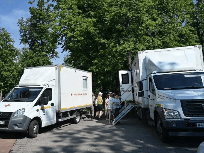 Парк в Серпухове стал медпунктом: теперь каждую субботу