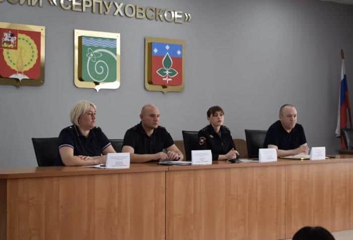 Детям в Серпухов запретили гулять после 22:00