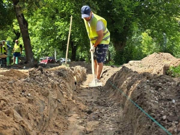 В Серпухове продолжают обновлять детские площадки