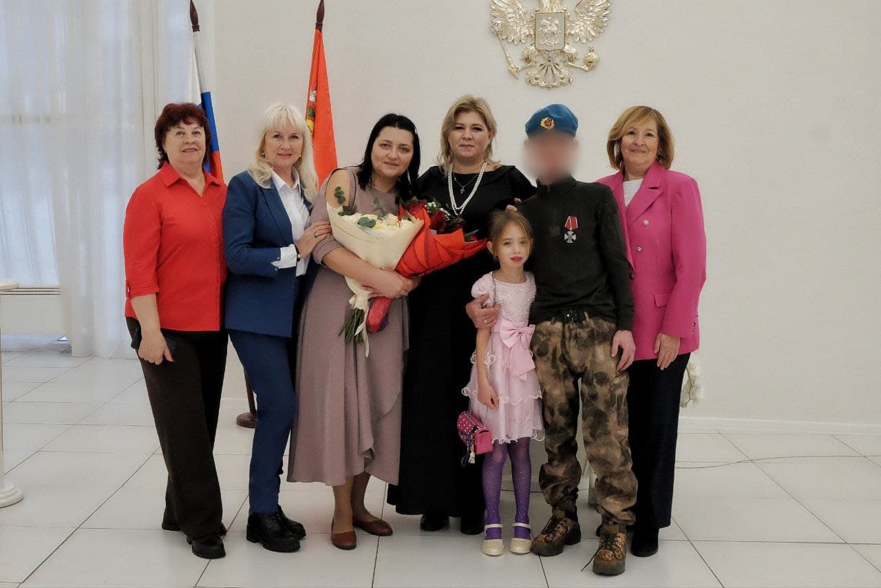 Новый год для участника СВО Ивана и Елены начался со свадьбы