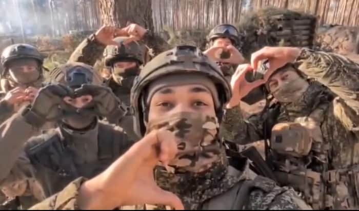 Серпуховичек поздравляют с передовой