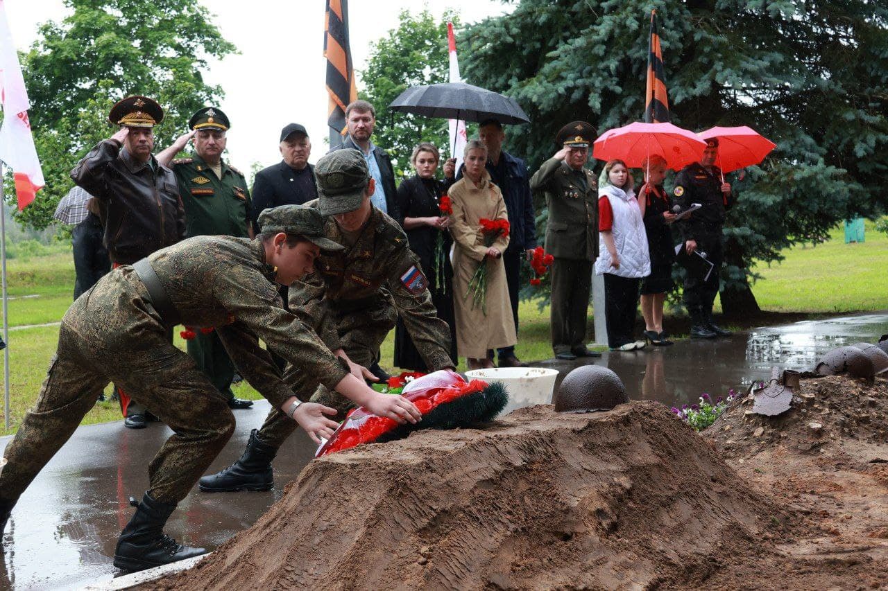 На «Рубеже обороны» почтили память павших героев Великой Отечественной войны