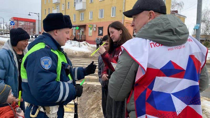 Активисты напомнили серпуховичам правила дорожной безопасности