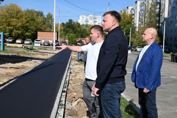 В Серпухове во дворах на Ворошилова сделали 30 парковочных мест