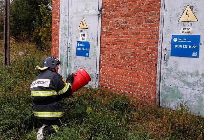 Пожарные Турово потушили возограние на подстанции. Условное